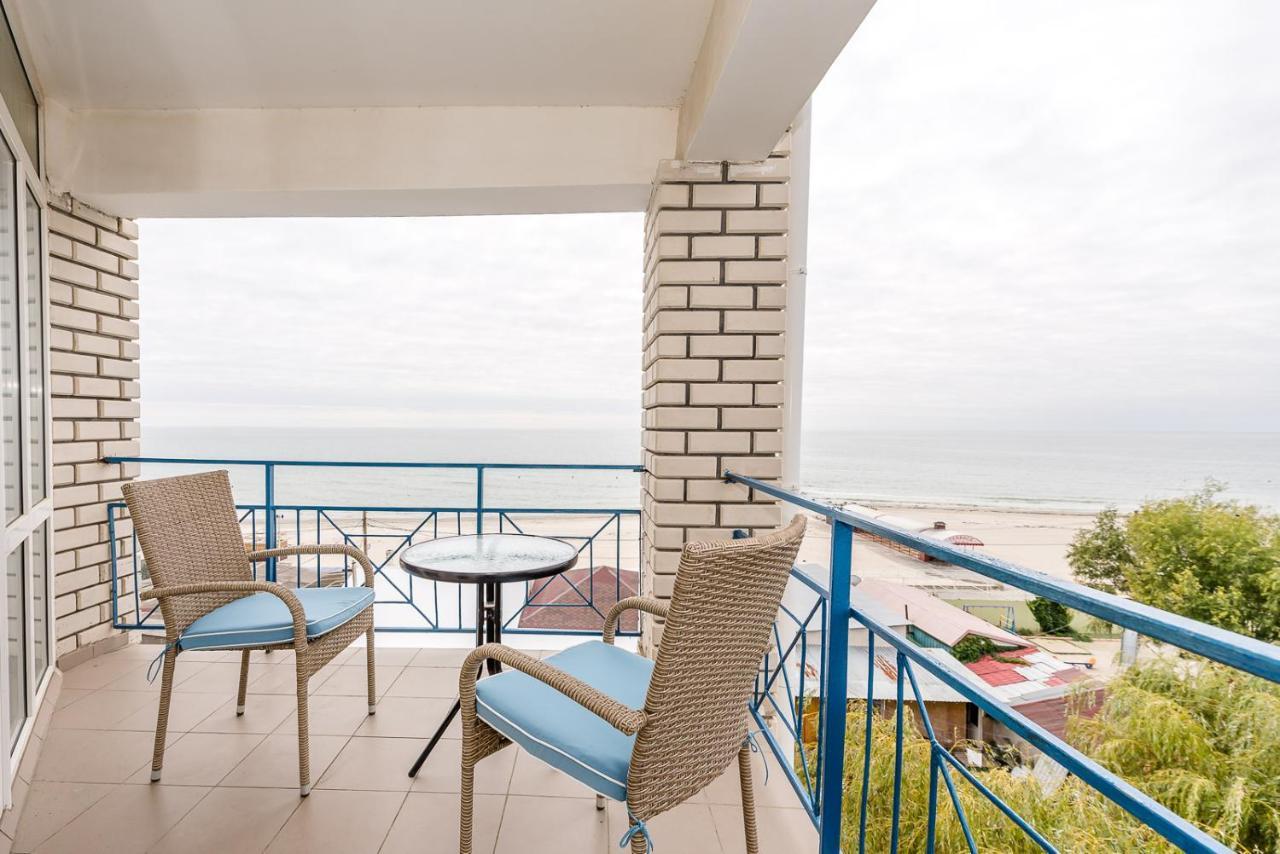 Dolce Vita Resort Hotel Zaliznyy Port Exterior photo