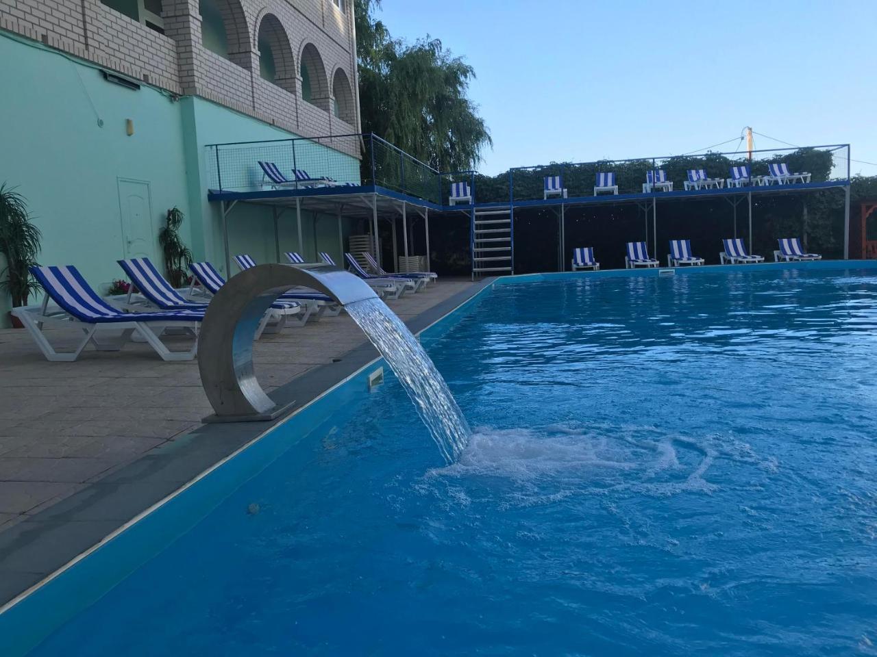 Dolce Vita Resort Hotel Zaliznyy Port Exterior photo